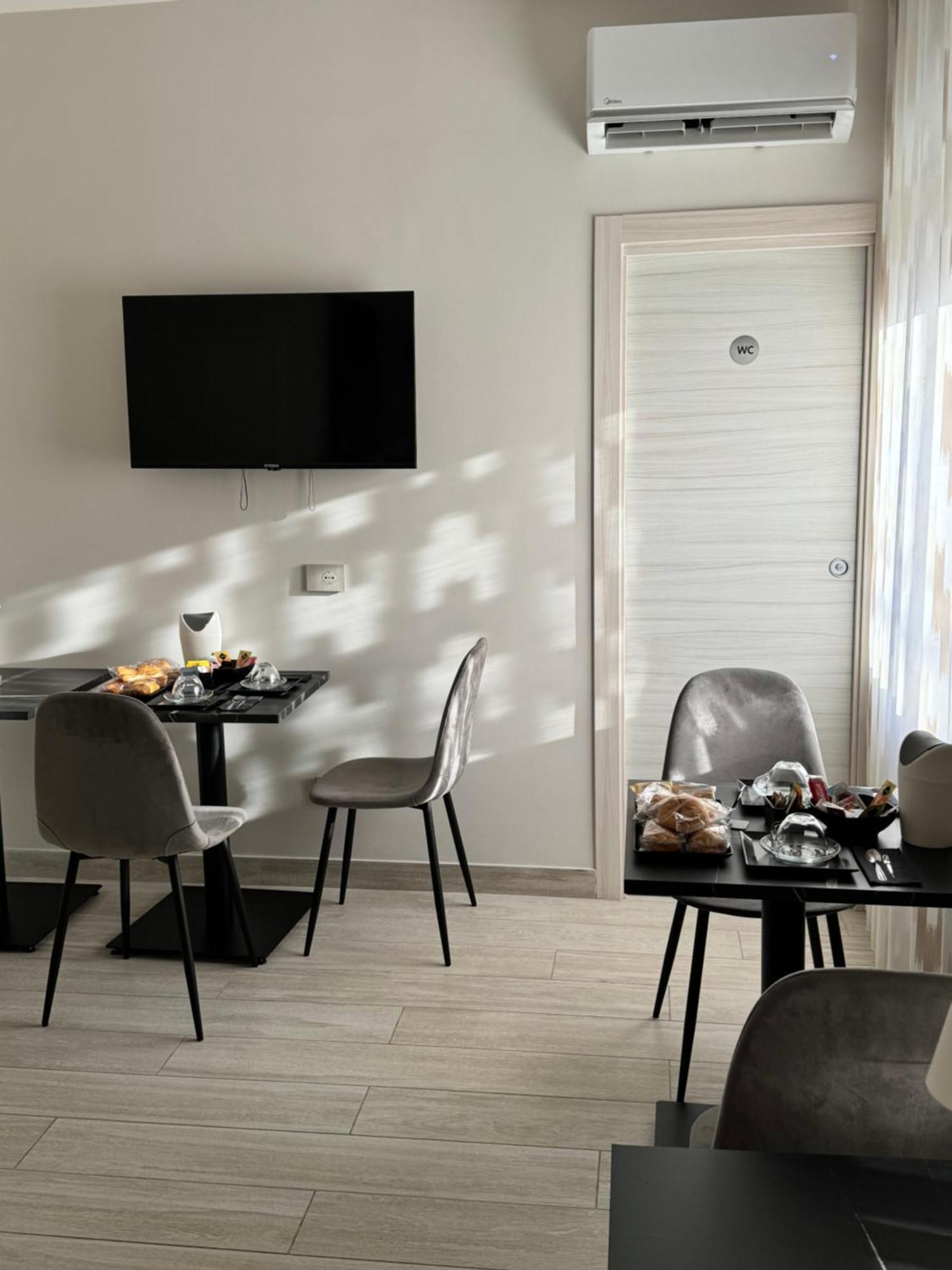 Ro&Ro Napoli Luxury Rooms Nápoles Exterior foto
