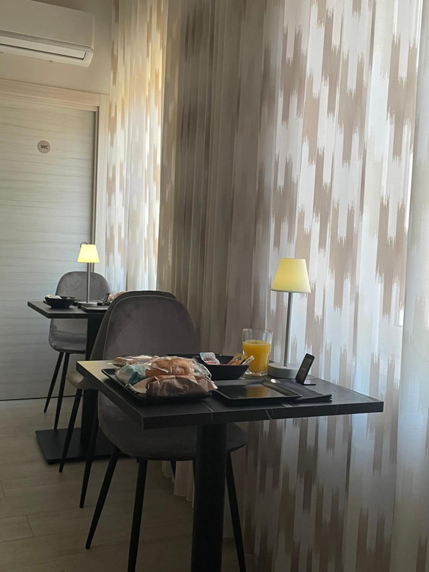 Ro&Ro Napoli Luxury Rooms Nápoles Exterior foto
